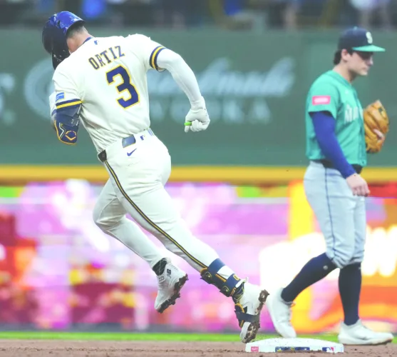 Mariners get measure of Brewers Wednesday, day after 22-0 loss